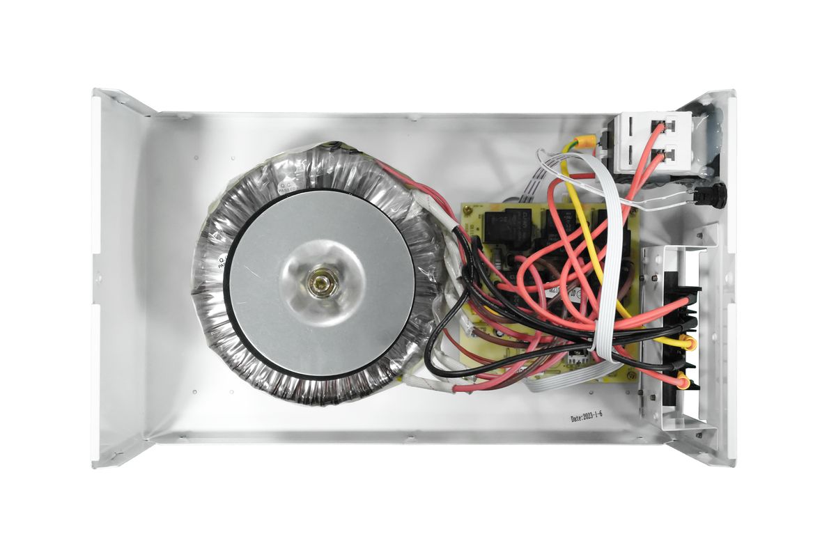 Стабилизатор напряжения AVR SLIM 5000RW 4512020310005
