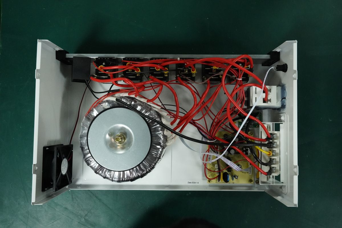 Стабилизатор напряжения AVR SLIM 8000RW 4512020310009