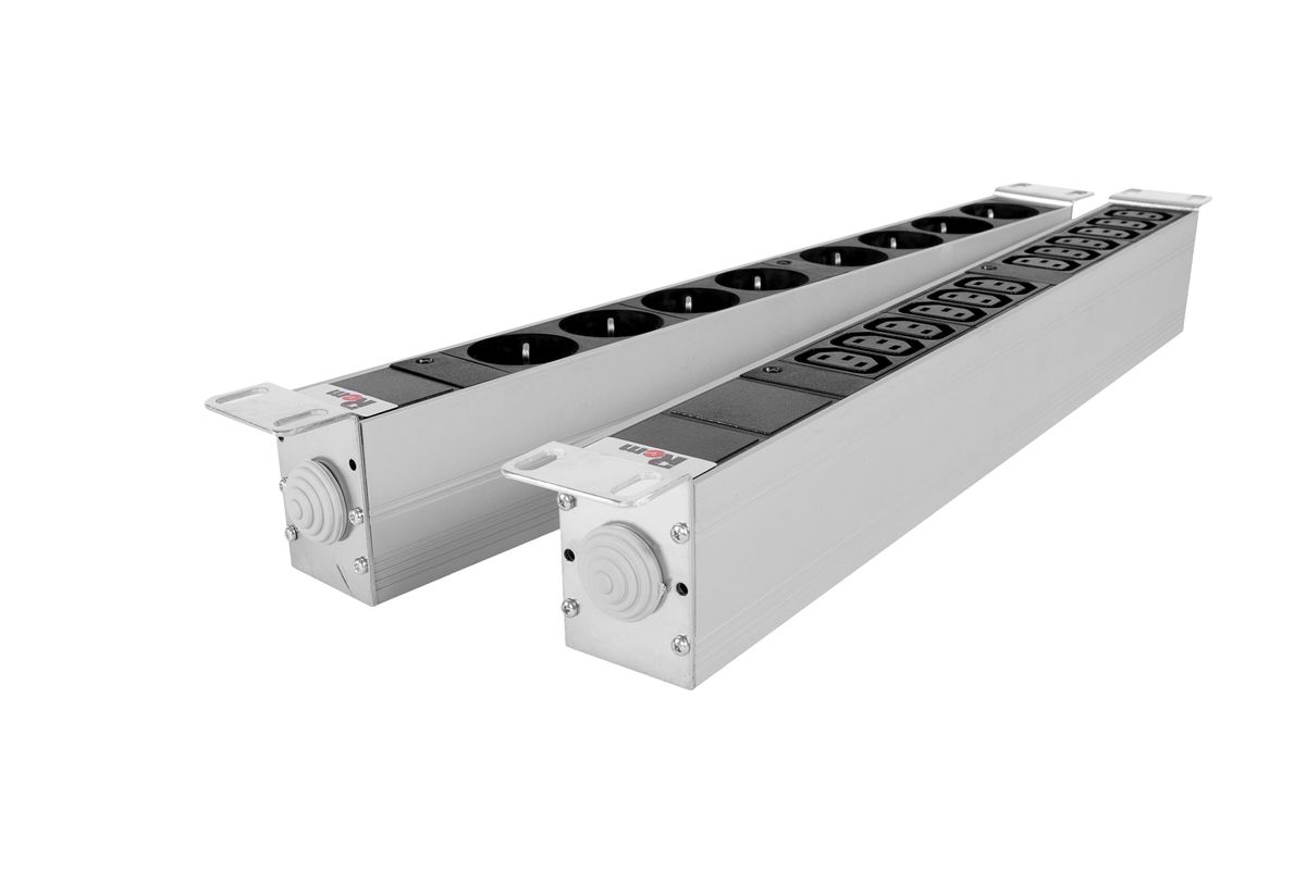Блок розеток  R-32-12C13-I-440-K