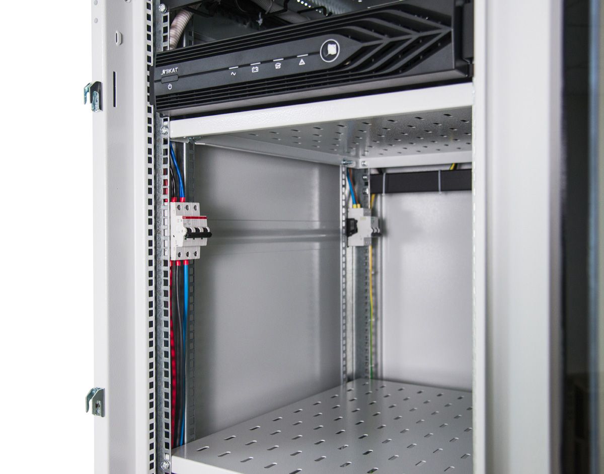 Источник бесперебойного питания SKAT-UPS 3000 SNMP 467