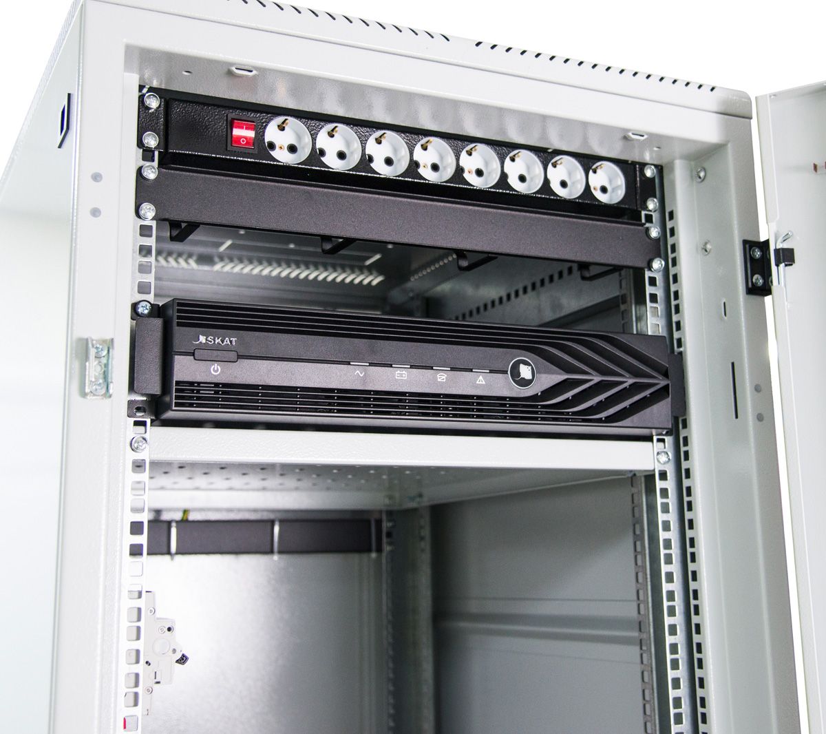 Источник бесперебойного питания SKAT-UPS 3000 SNMP 467