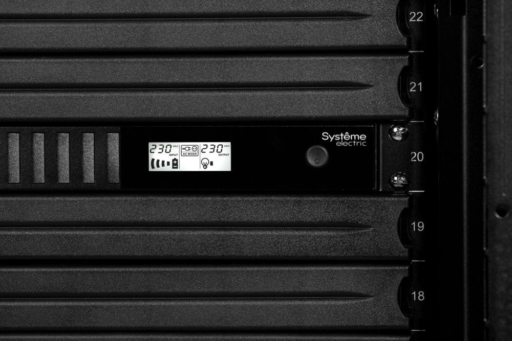 Источник бесперебойного питания  SMTSE750RMI1U