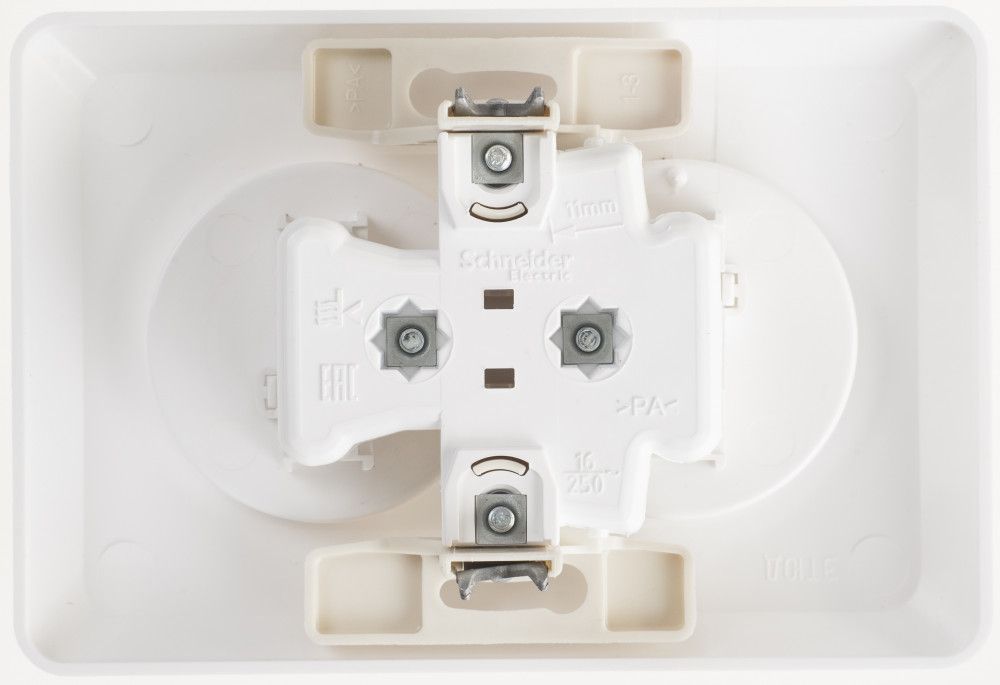 Розетка силовая  PC16-106B