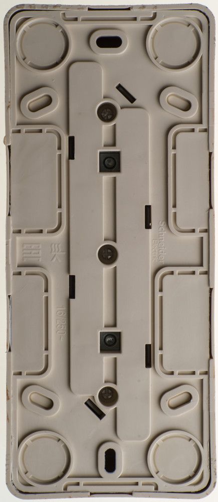 Розетка силовая  PA16-012D