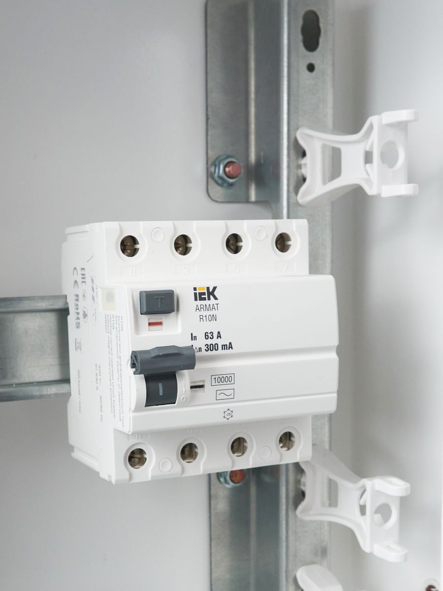 Выключатель автоматический дифференциальный  AR-R10N-4-063C300