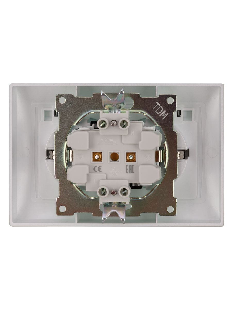 Розетка силовая  SQ1815-0260