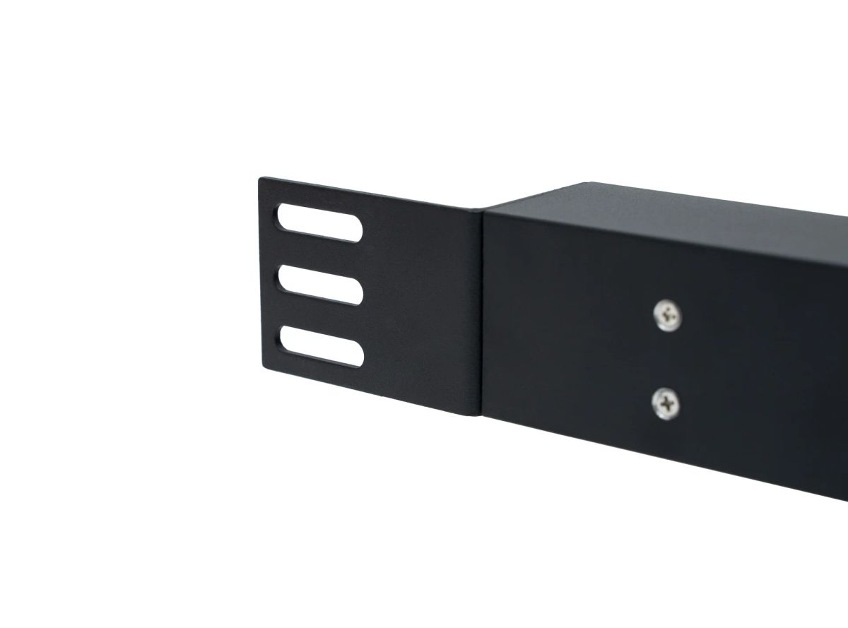Блок розеток  SNR-PDU-16S-16L1