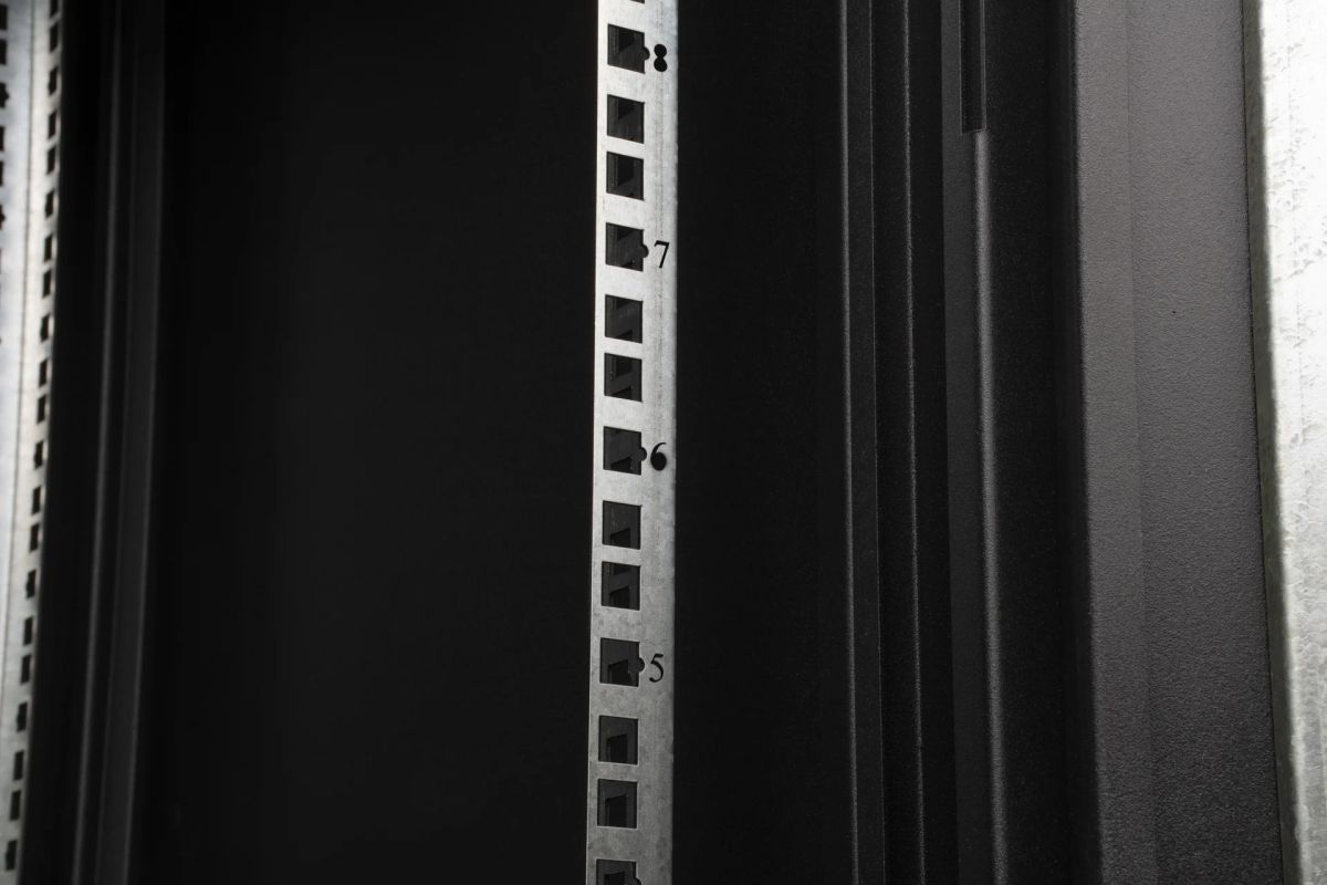 Шкаф телекоммуникационный  SNR-TWC-6-SF-R-BD