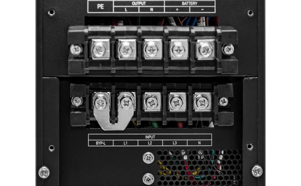 Источник бесперебойного питания  SNR-UPS-ONT-015-BXL31