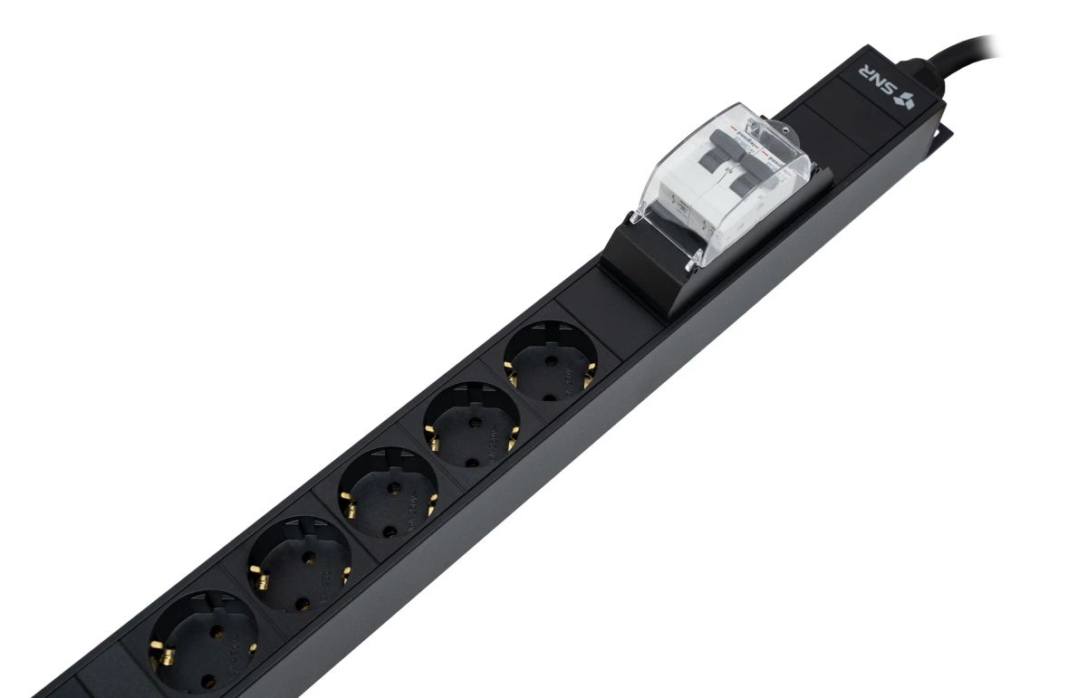 Блок розеток  SNR-PDU-16S-32L1