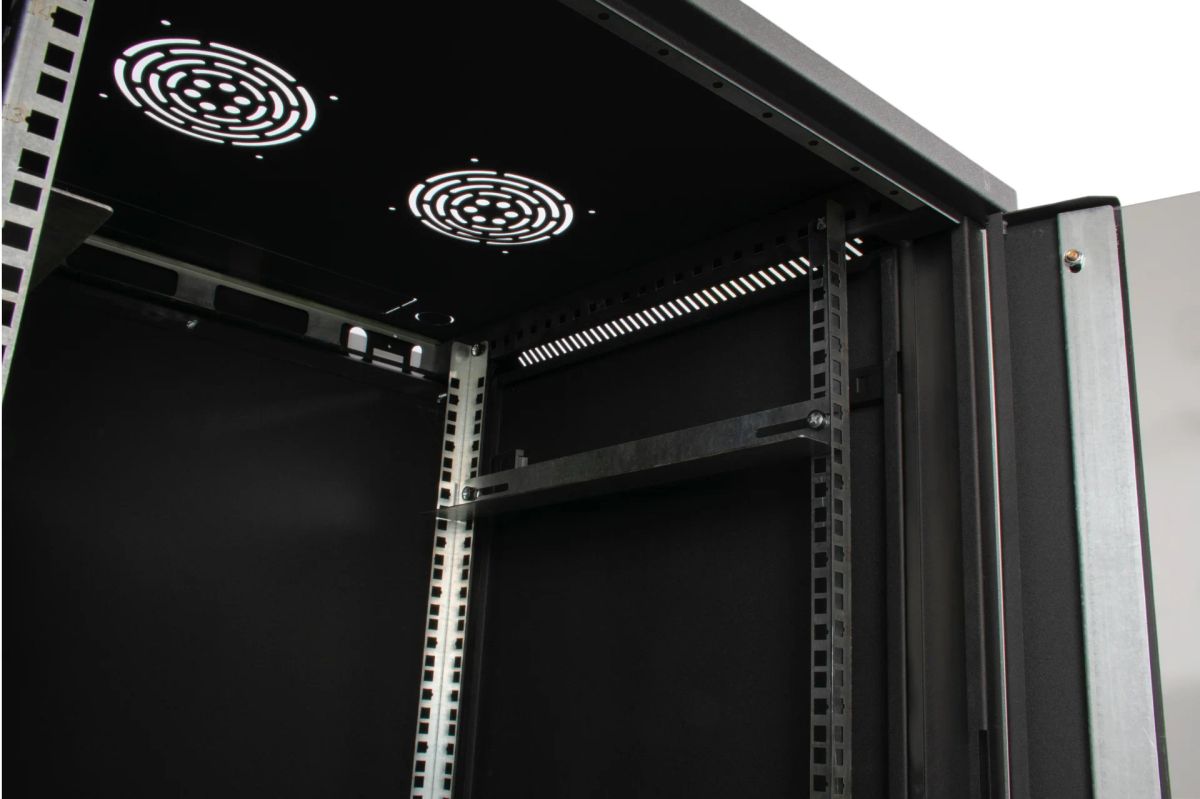 Шкаф телекоммуникационный  SNR-TWC-15-SF-R-BD