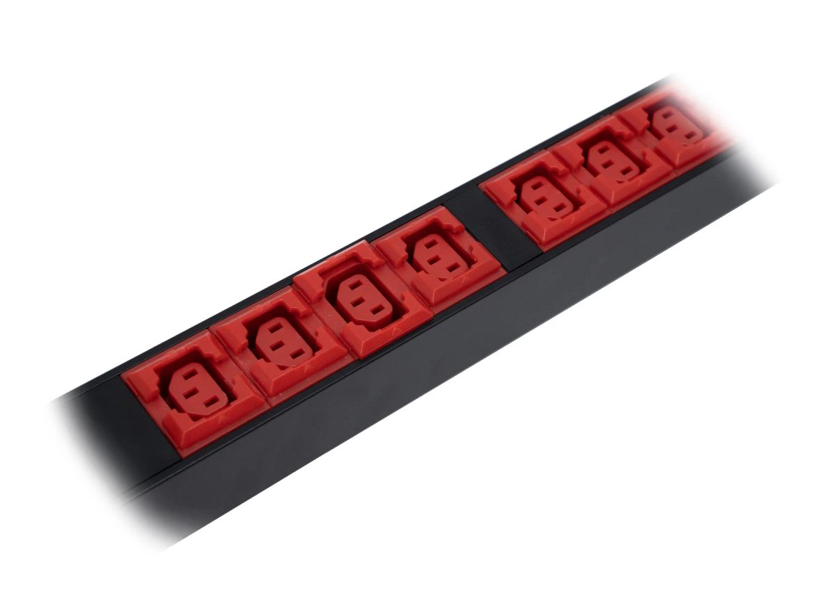 Блок розеток  SNR-PDU-20A04B-32L3