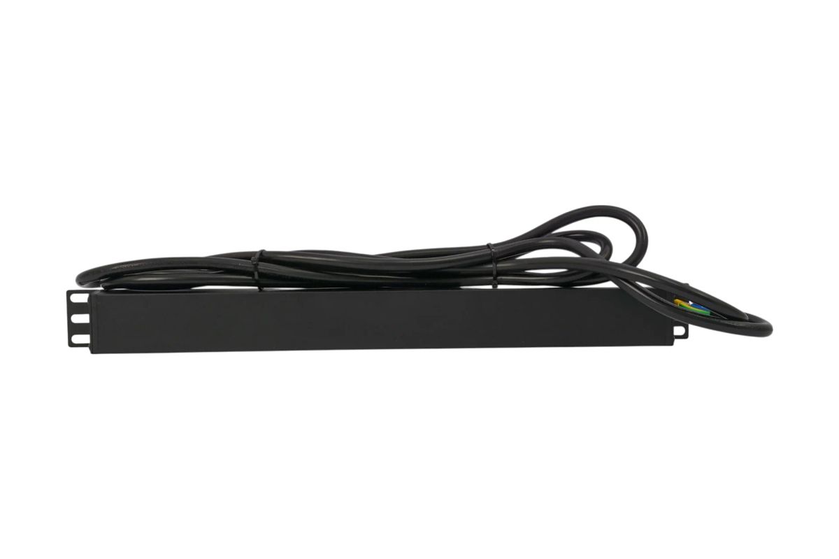 Блок розеток  SNR-PDU-8S-OE-3-Am16L1