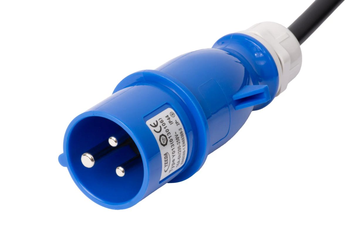 Блок розеток  SNR-PDU-A-14A-CB16L1