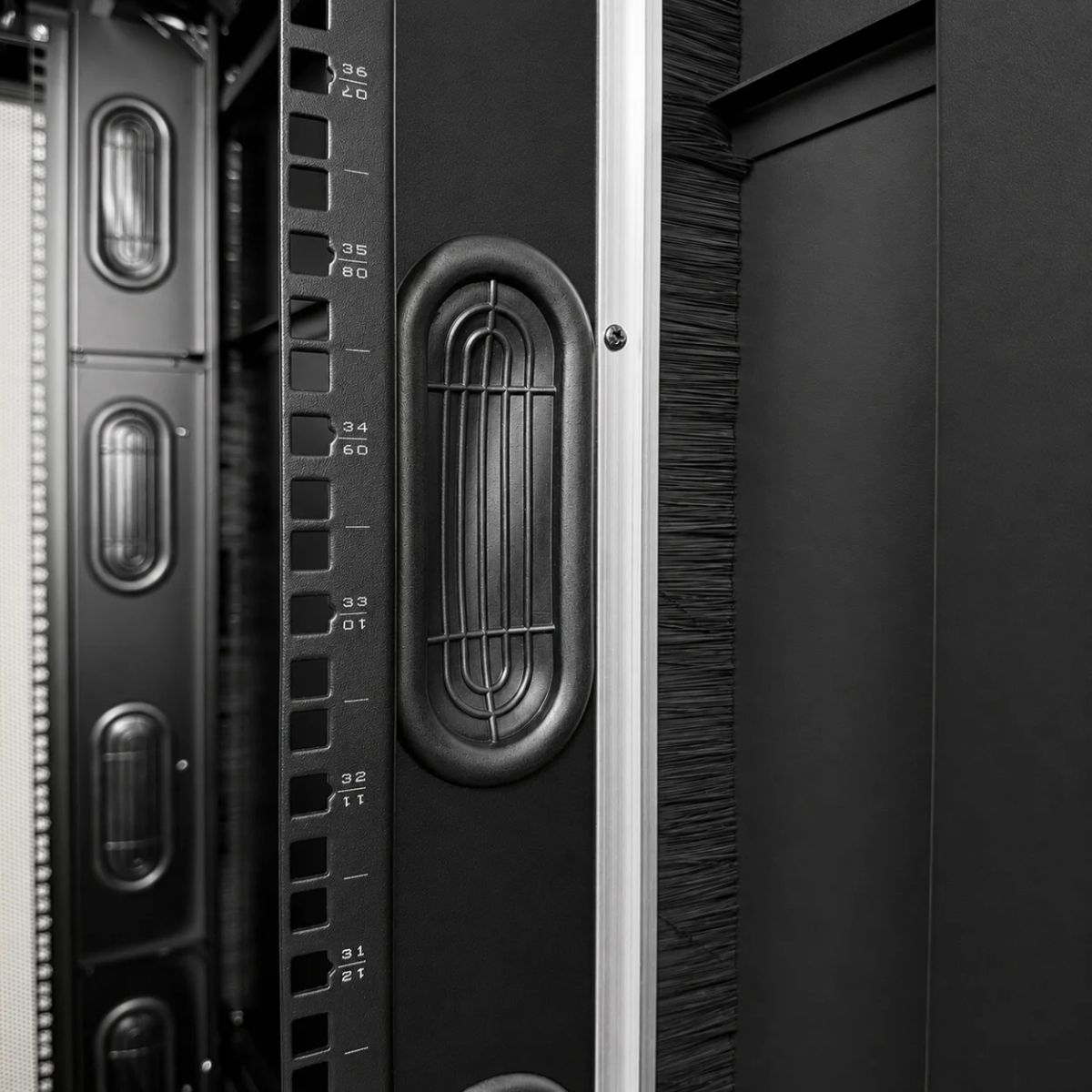 Шкаф телекоммуникационный SNR-MB-488010-CDDP-B