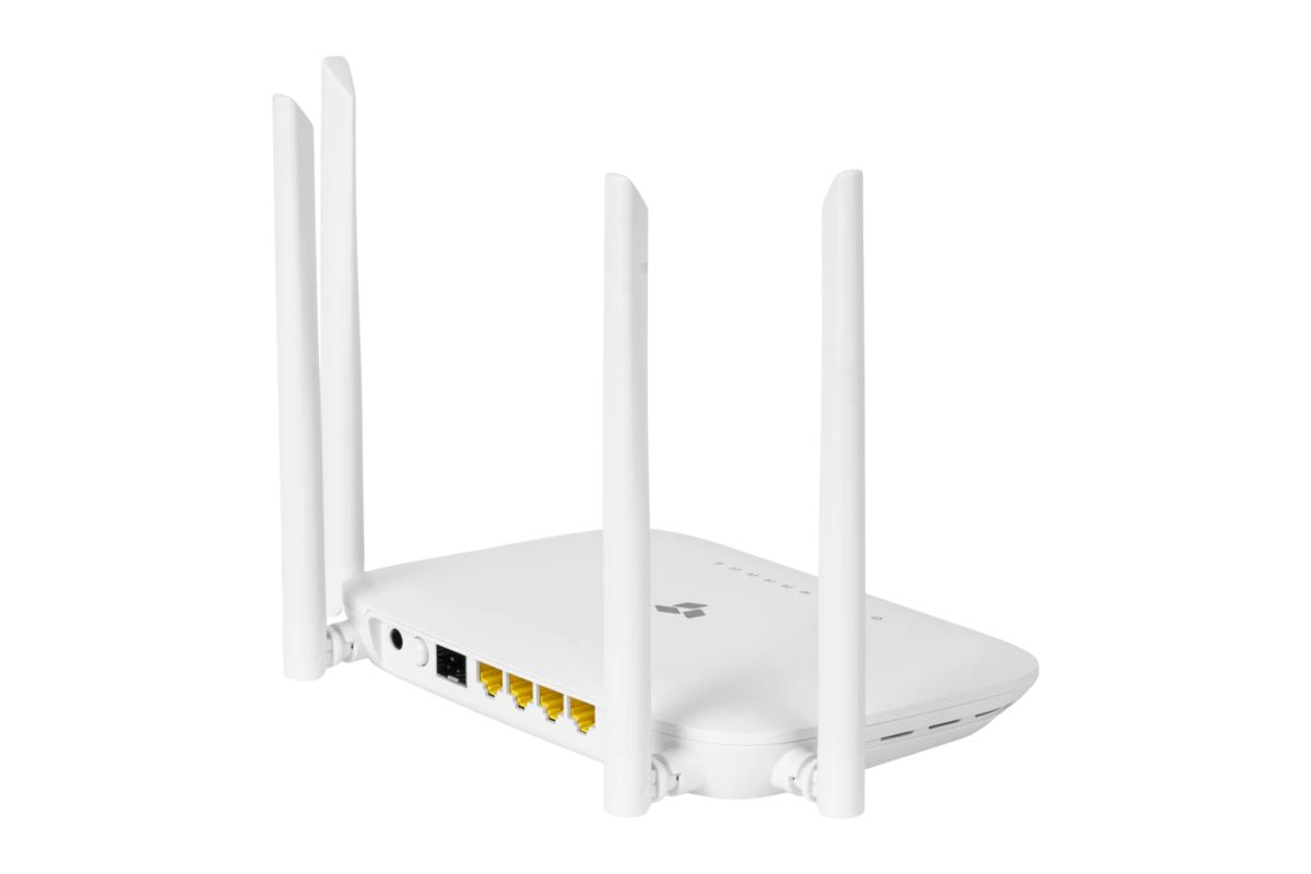 Роутер  SNR-RT522-G41-SFP