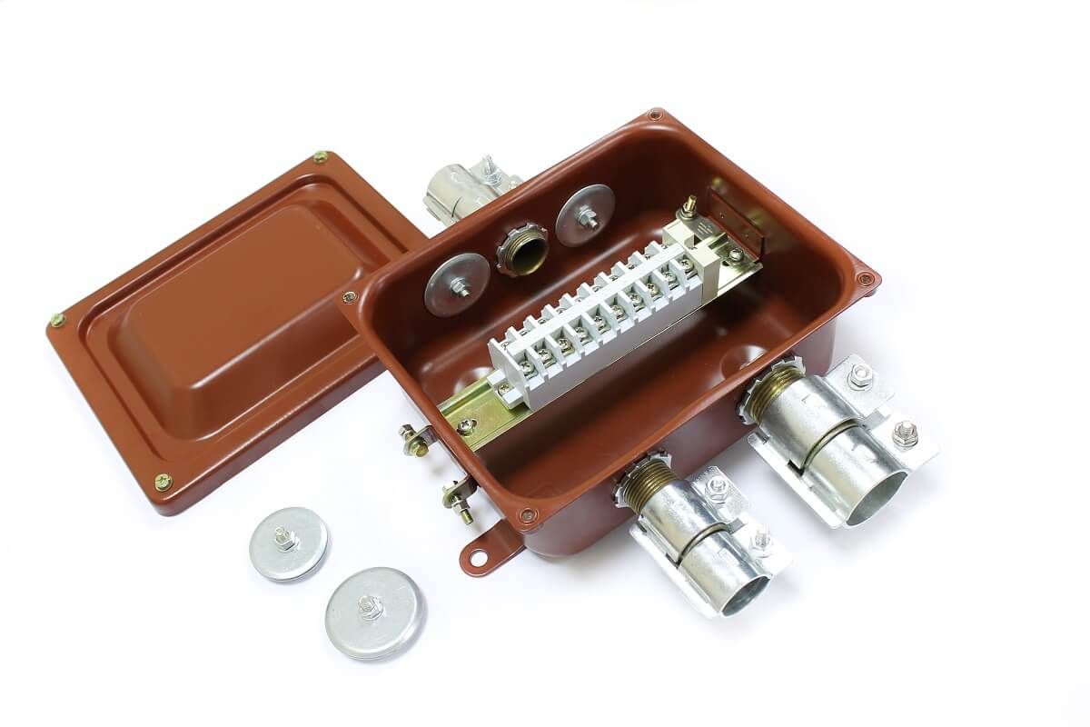 Коробка клеммная  zeta30370